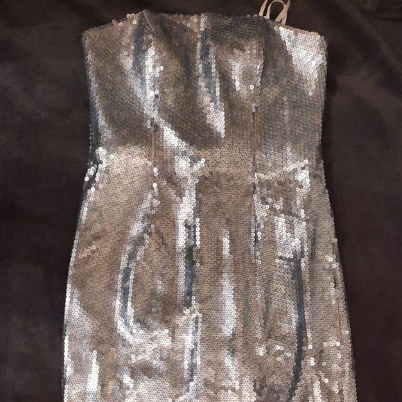 Vicky Tiel Dresses & Skirts - Floor length Vicky Tiel gown - size 4